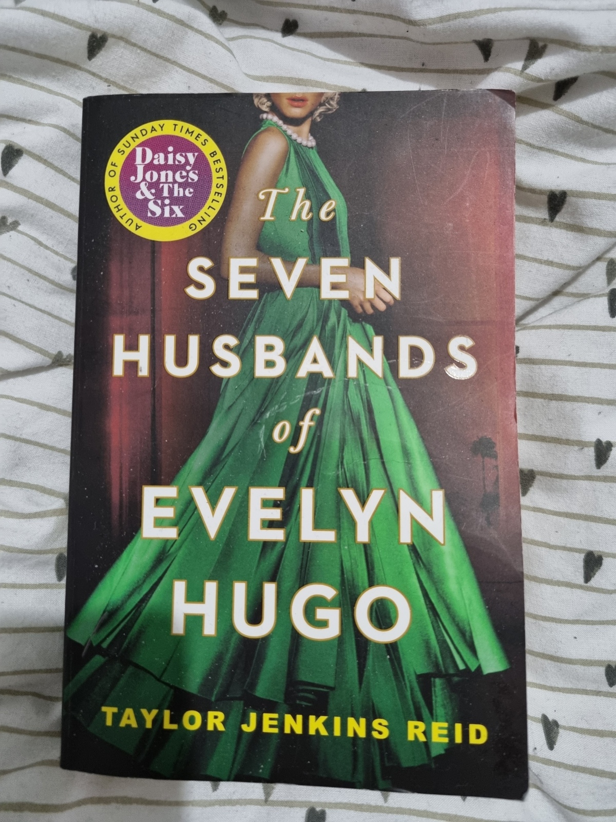 Book Reviews: The Seven Husbands of Evelyn Hugo